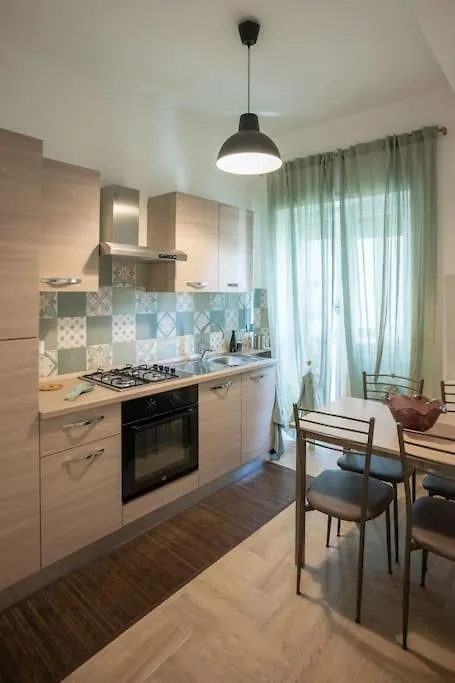 Family House Apartment Rome 0*,
